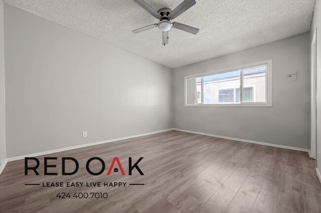 Building Photo - 2036 E Whiting Ave