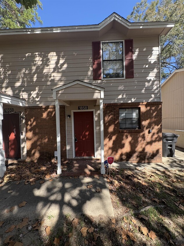 Primary Photo - 1858 Sylvan Ct