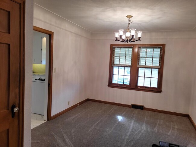 Foto del edificio - 5828 Elliot Ave