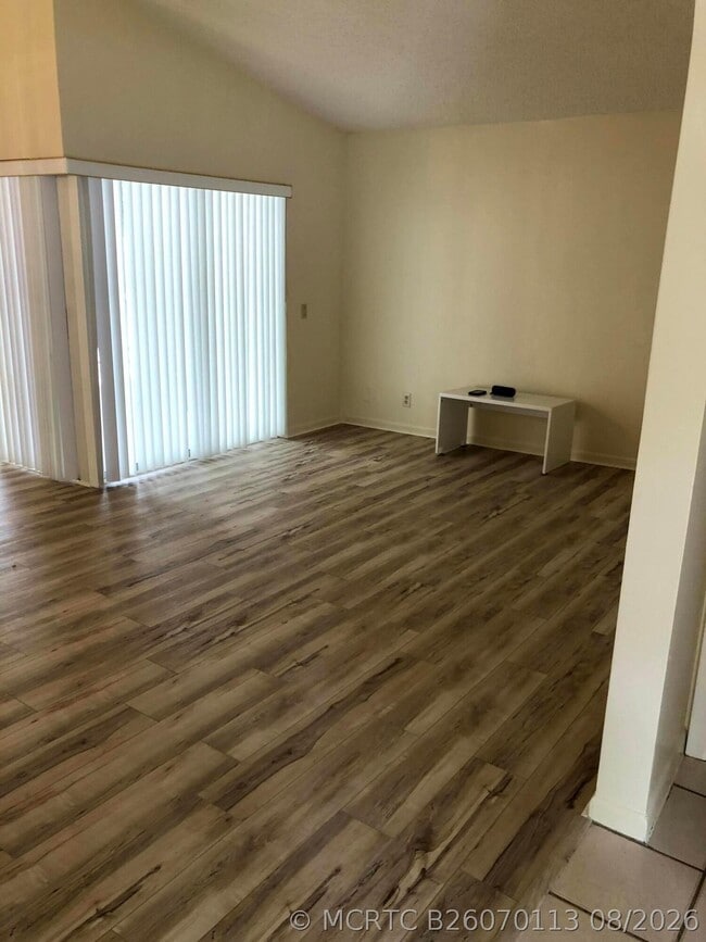 Foto del edificio - 1371 Cottonwood Cir