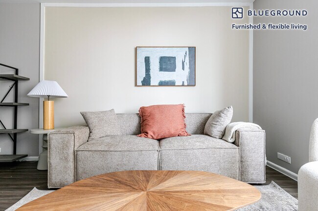 Foto del edificio - 3450 N Lake Shore Dr