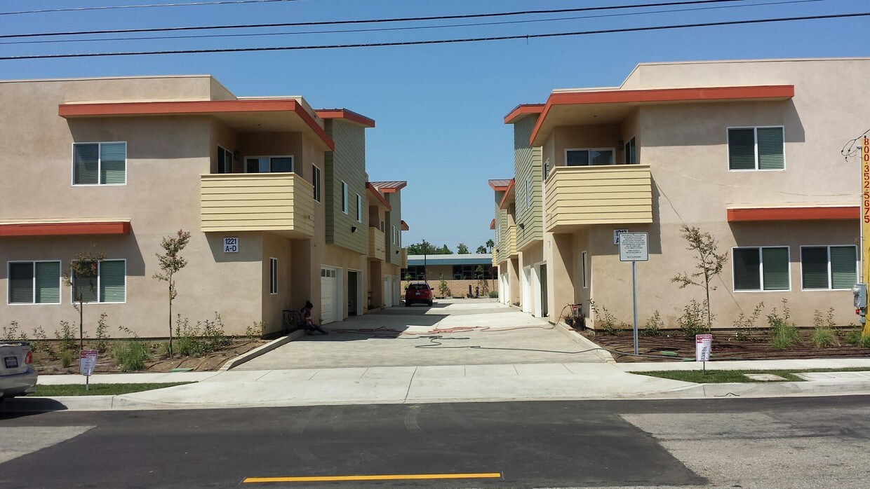 NEW CONSTRUCTION - 1213 W Palmyra Ave