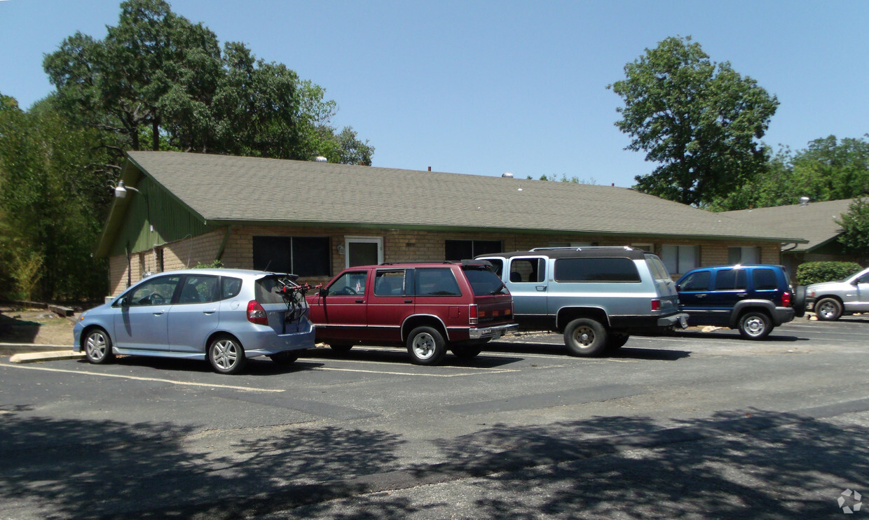 Primary Photo - Main Street Villas