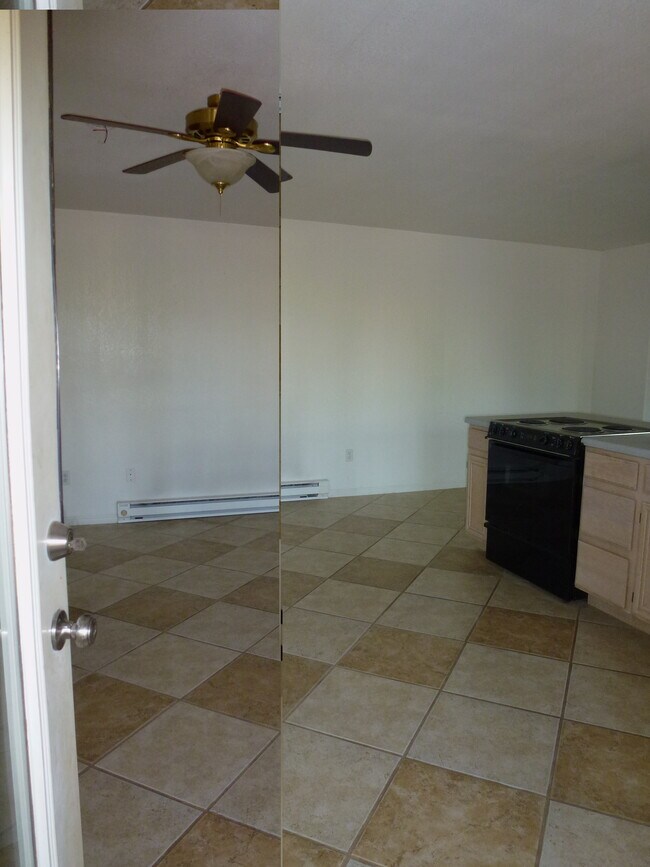 Foto del edificio - 435 Paintbrush Way