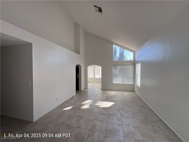Building Photo - 3240 Oyster Bay St