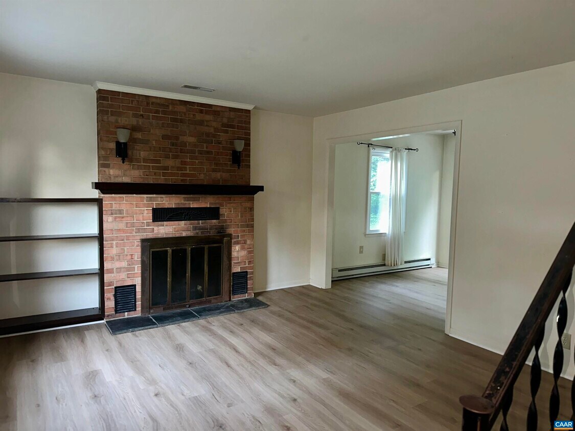Primary Photo - 106 Perry Dr