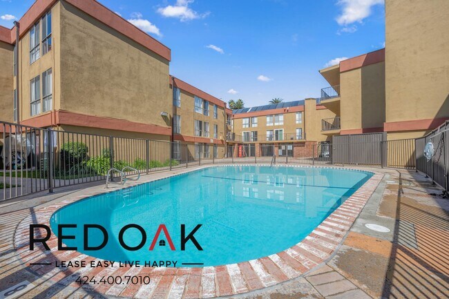 Building Photo - ~1 Month FREE~ Sunny and Spacious One Bedr...