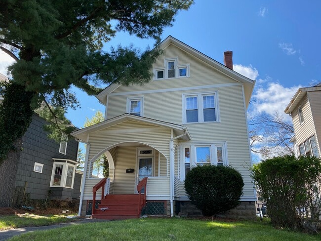 Building Photo - 329 E 19th Ave