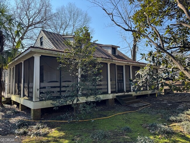 Building Photo - 455 N Harris St