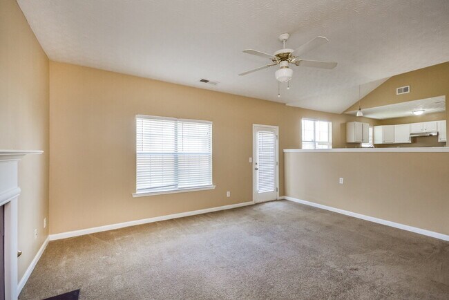 Foto del edificio - 735 Compton Ln
