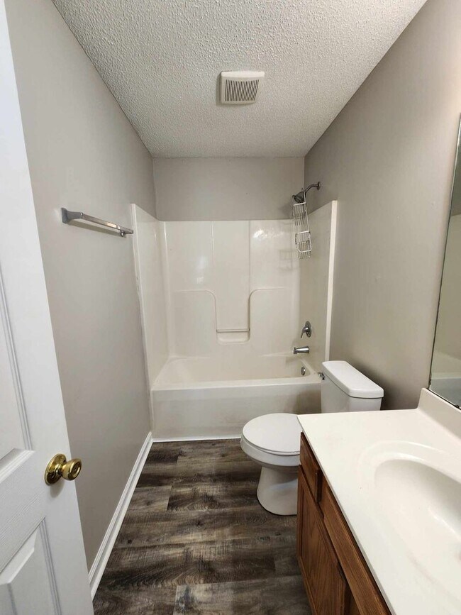 Foto del edificio - Cute Duplex At Affordable Price!!