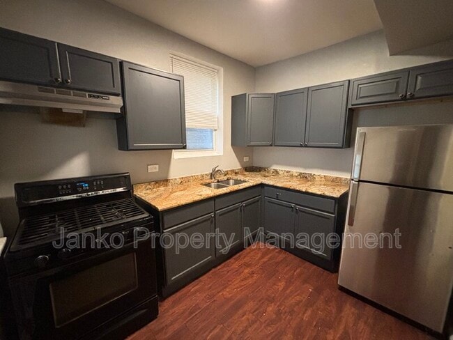 Building Photo - 6738 S Prairie Ave