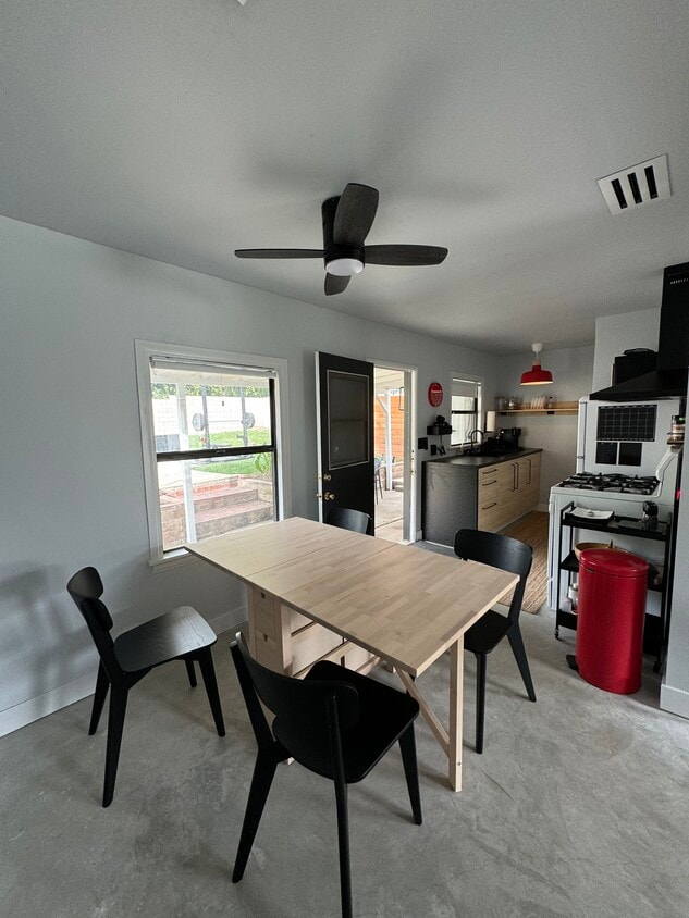 Foto principal - 10601 Foothill Blvd