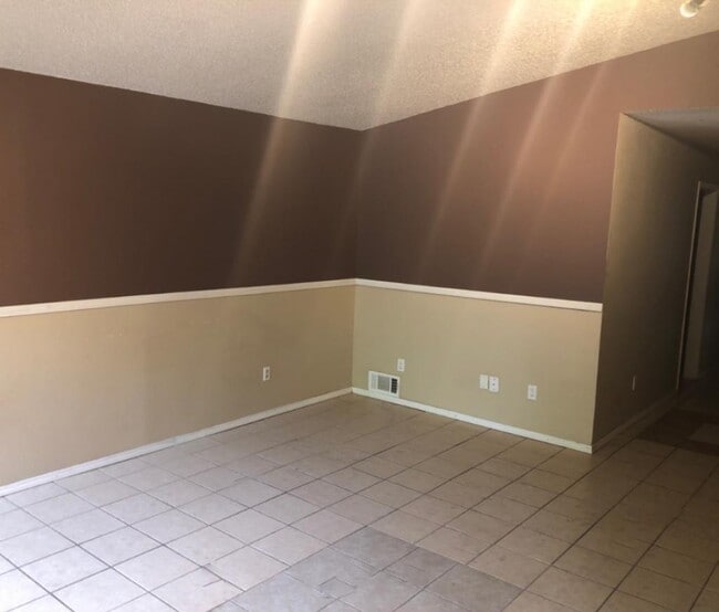 Building Photo - 1204 Westway Cir.