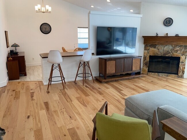 Building Photo - 211 N Cervidae Dr