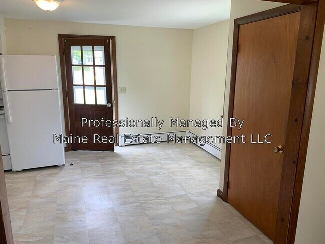 Foto del edificio - 230 Mt Hope Ave
