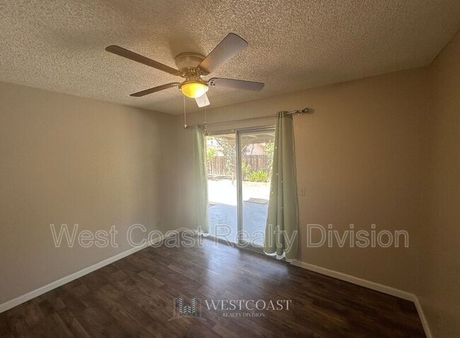 Building Photo - 627 Solano Dr