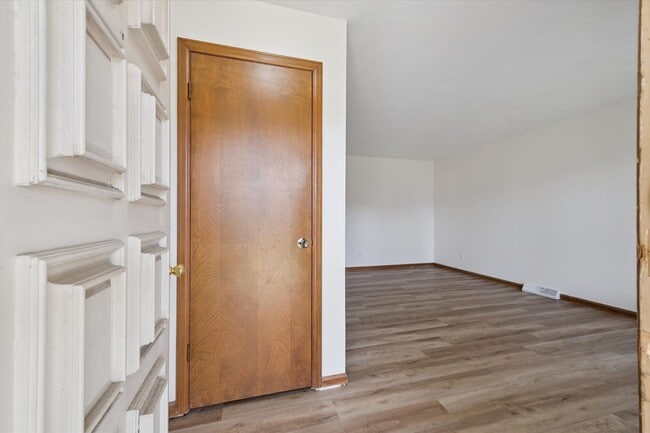 Building Photo - 5427-5433 Glenridge