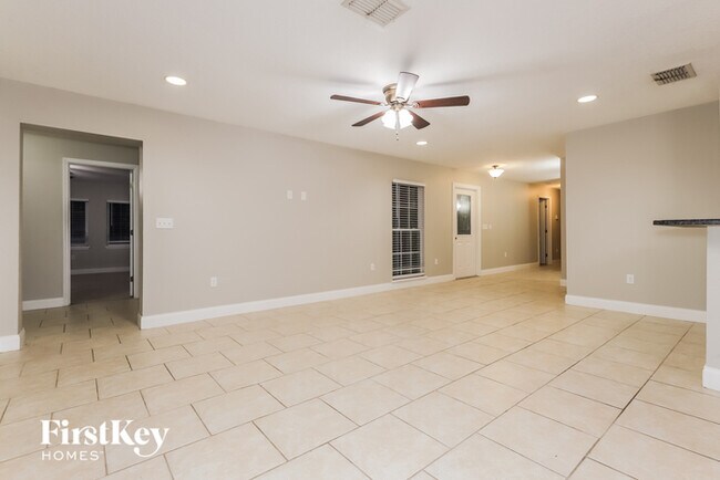 Building Photo - 4635 Mt View Dr