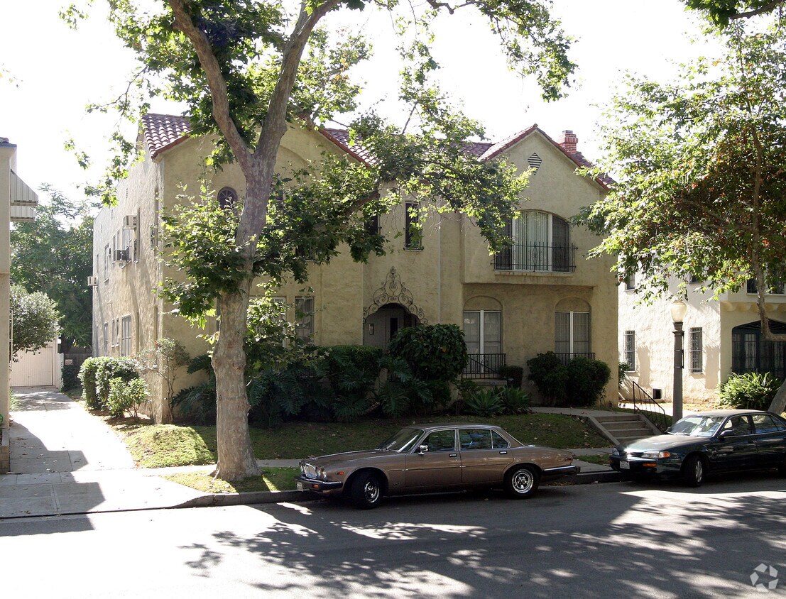 Primary Photo - 126-130 S Sycamore Ave