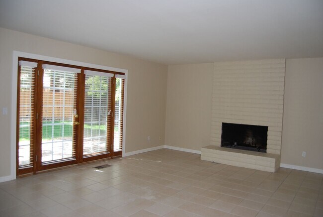 Foto del edificio - 4 Bedroom Home in Southwest Reno!