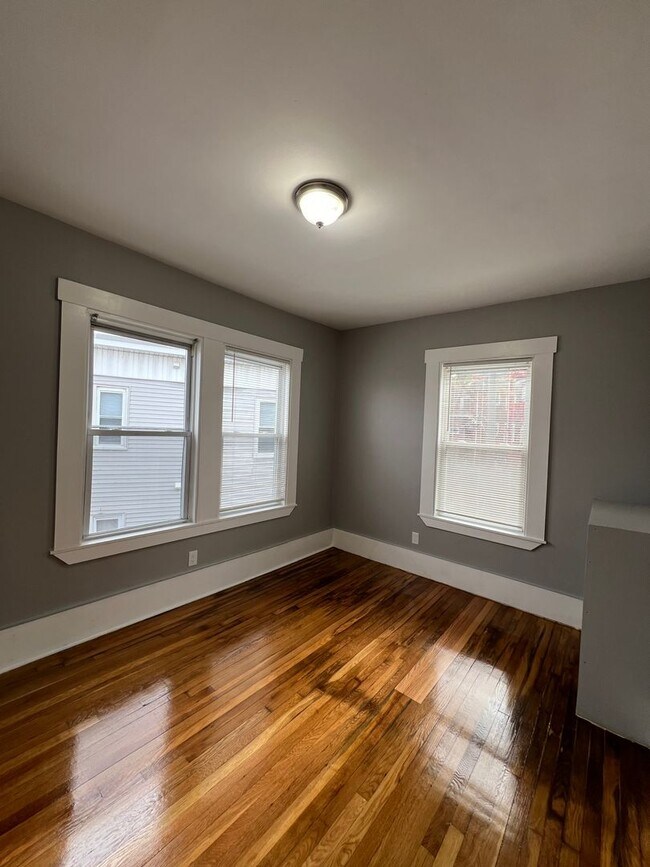 Foto del edificio - 30 Courtland Rd