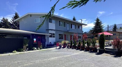 Building Photo - 236 E Lauridsen Blvd
