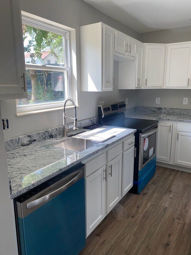 Building Photo - 4513 Decoursey Ave