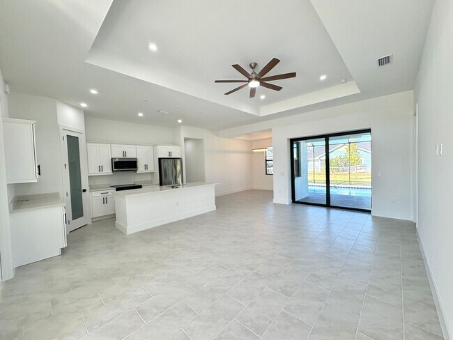 Foto del edificio - Brand New Construction Pool Home - 3 Beds + Den, 2 Baths, 3 Car Garage