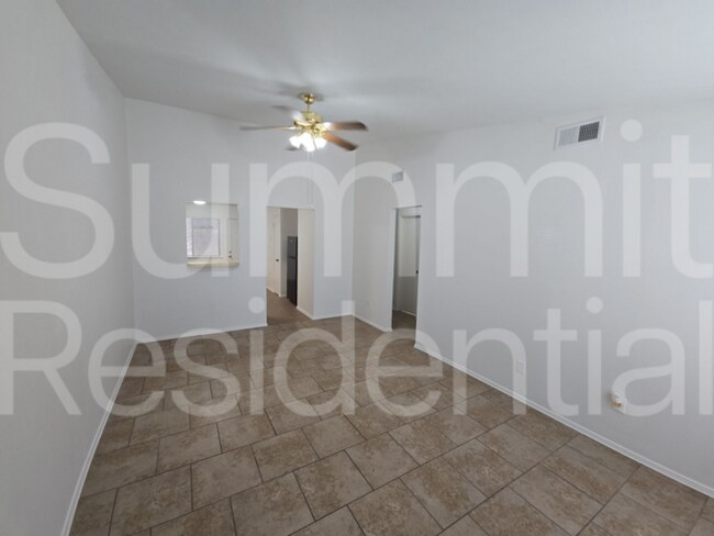 Foto del edificio - 1104 Columbia Ave