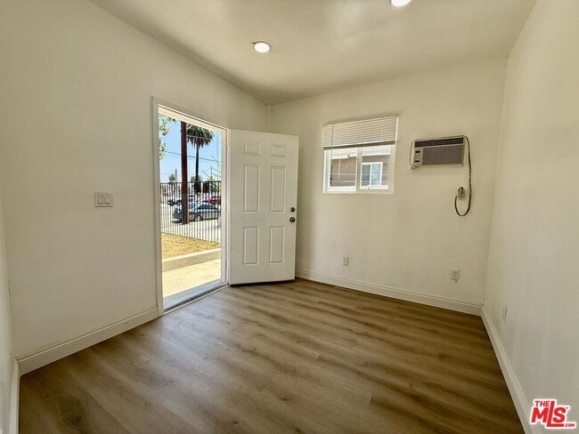 Building Photo - 3128 1st St
