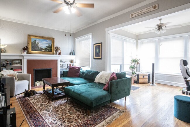 Foto del edificio - 1514 W Addison St