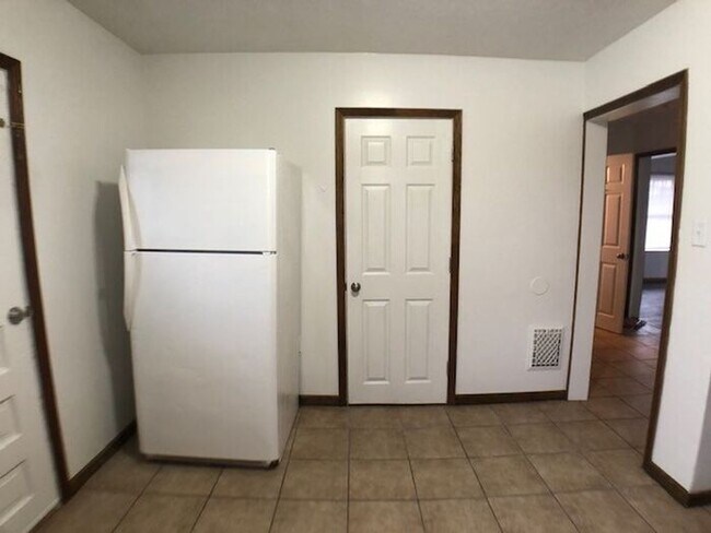 Foto del edificio - 3 Bedroom apartment in Niles!