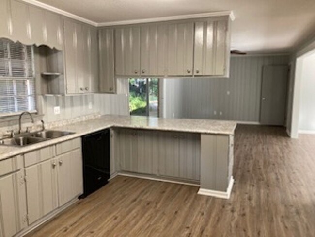 Foto del edificio - Newly Remodeled 3 Bed 2 Bath