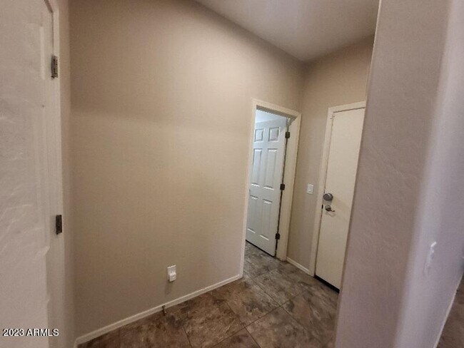 Foto del edificio - 7255 N 89th Dr