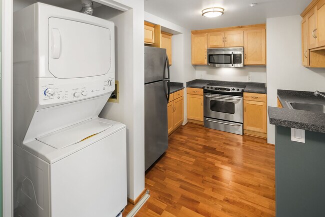 Building Photo - 1415 2nd Ave