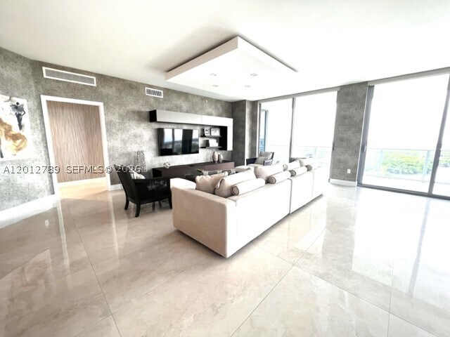 Foto del edificio - 17111 Biscayne Blvd