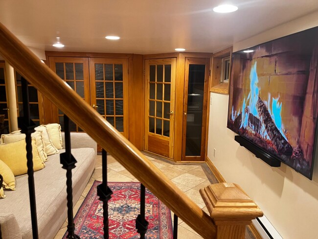 Building Photo - 5 Sayres Pl