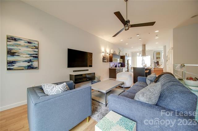 Foto del edificio - 322 Viburnum Way Ct