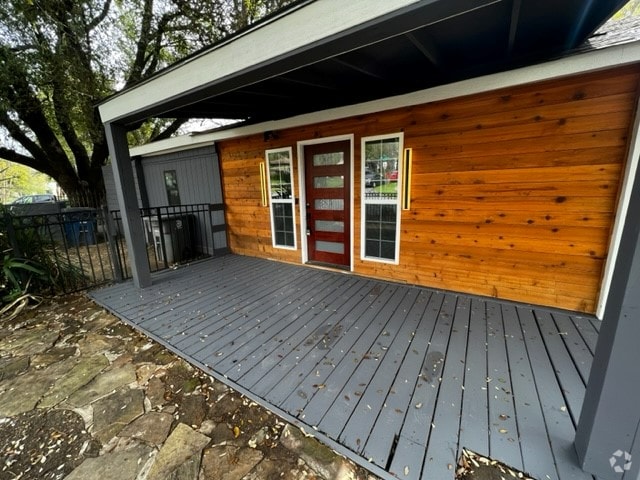 Building Photo - 208 Cliffdale Ave
