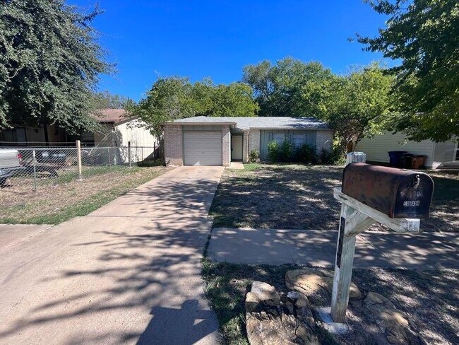 Building Photo - 4406 Dovewood Dr
