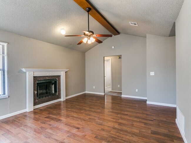 Building Photo - 3 Bed/2 Bath Home in Midwest City