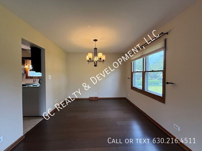 Foto del edificio - 27W181 Jewell Rd