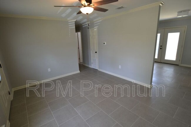 Building Photo - 1632 Mary Lou Dr