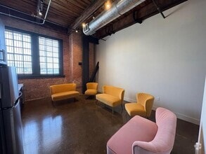 Building Photo - 806 Sampson St