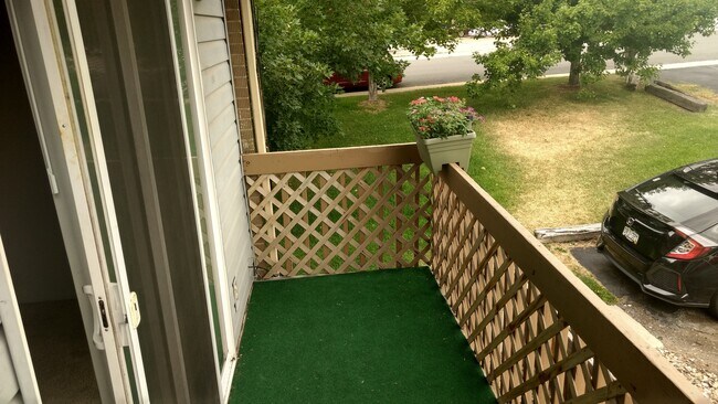 Building Photo - QUAINT 2 Bed 1 Bath Apartment in Louisville-Available April 1st