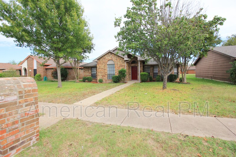 Foto principal - 2622 Hartford Ln