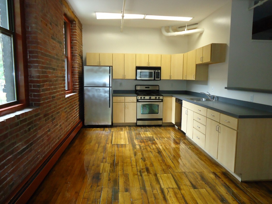 Primary Photo - 792 Tremont St