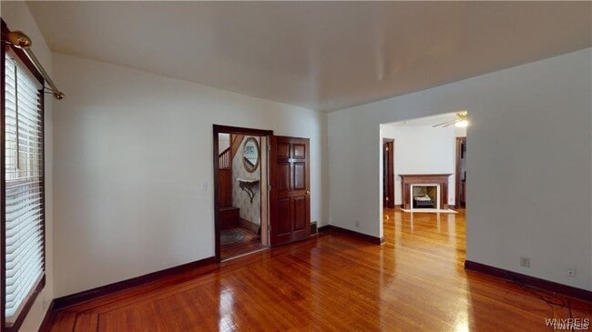 Building Photo - 558 Breckenridge St