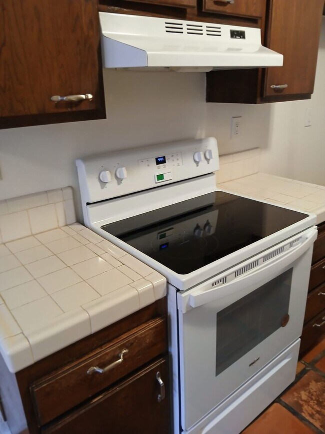 Foto del edificio - 2-Story 2 Bedroom Townhome with Garage!